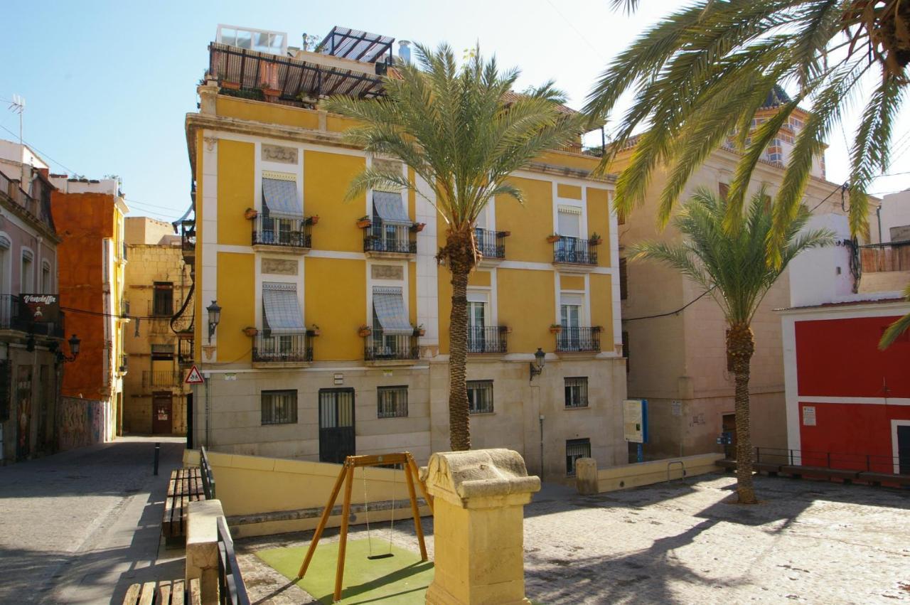 Edificio Amarillo En El Barrio Apartment Alicante Luaran gambar